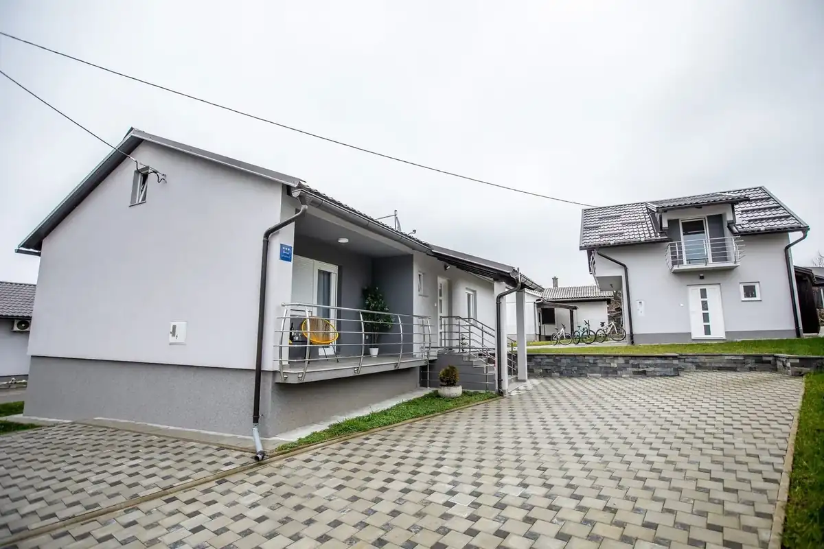Apartmani Tea · pogled na objekt