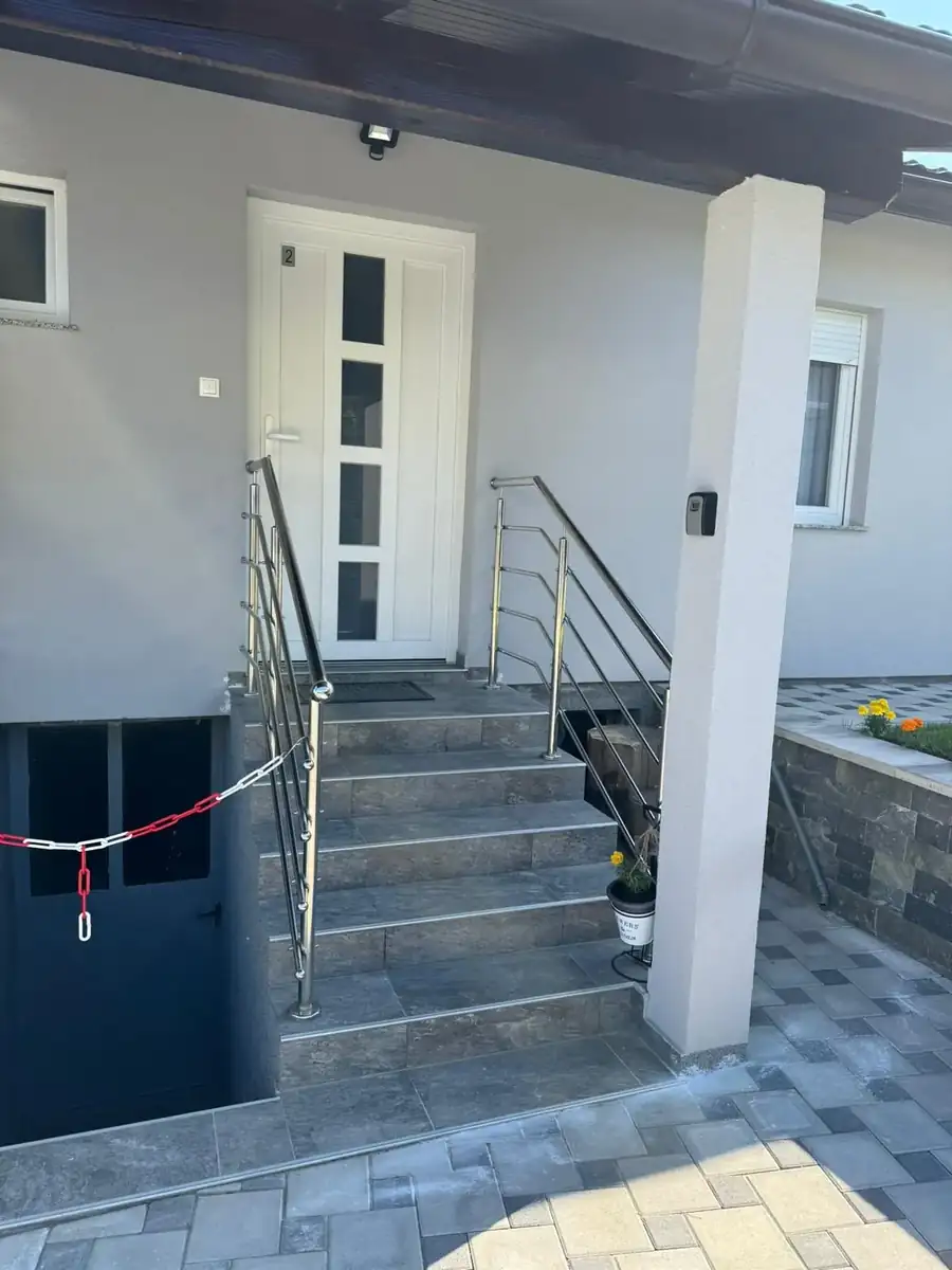 Apartman 2 · ulaz
